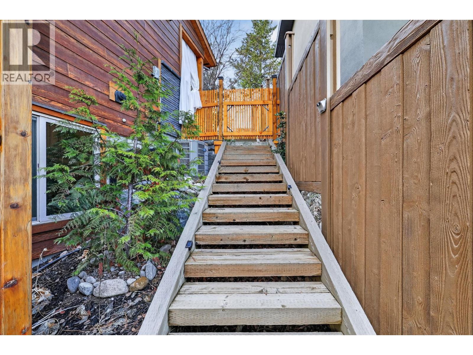 563 Mountain Drive, Vernon, British Columbia  V1H 2B7 - Photo 58 - 10370319