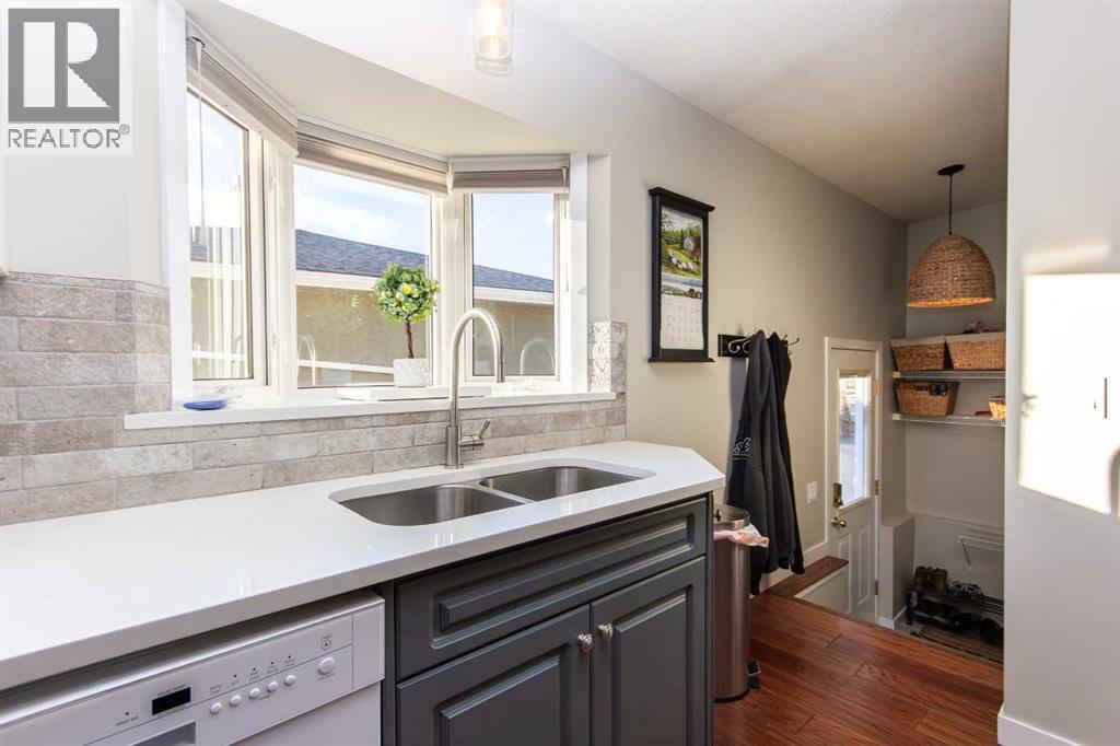 4413 Embury Crescent, Red Deer, Alberta  T4N 2S9 - Photo 3 - A2266547