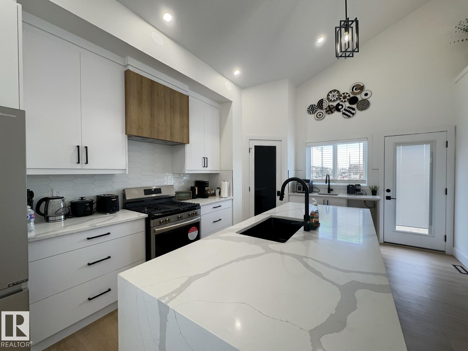 #upper 8903 Mayday Wy Sw, Edmonton, Alberta T6X 3E6 - Photo 4 - E4468391