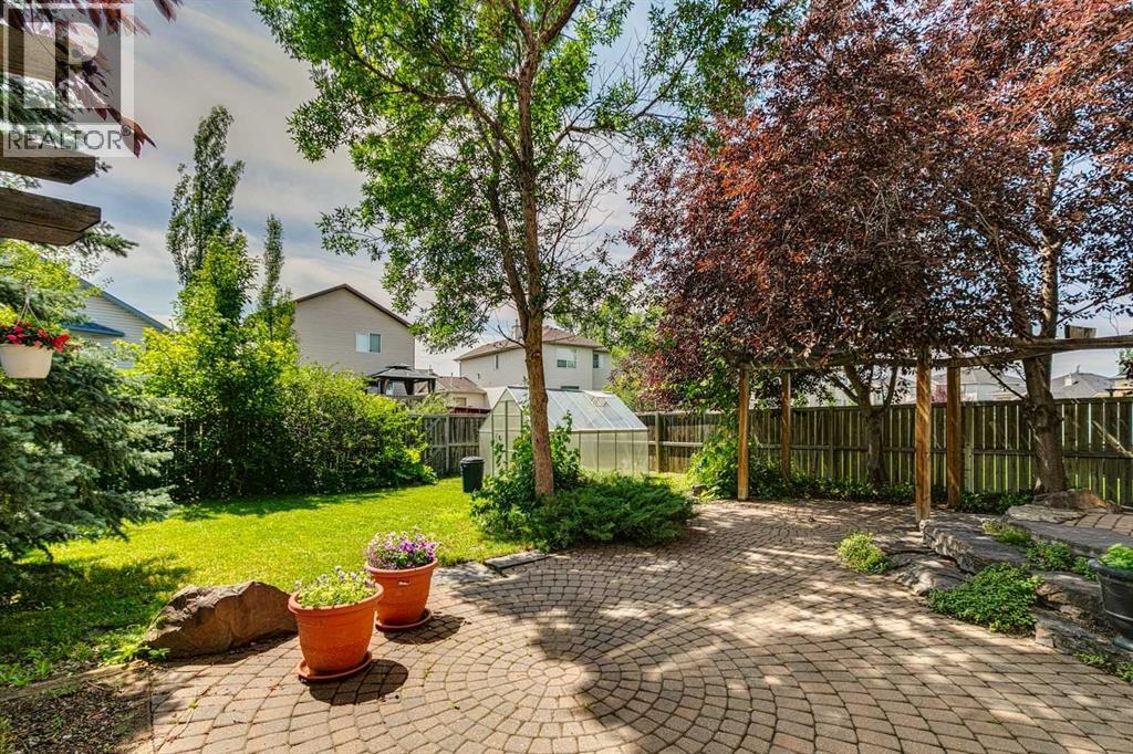 214 Springmere Close, Chestermere, Alberta  T1X 1K1 - Photo 2 - A2268434