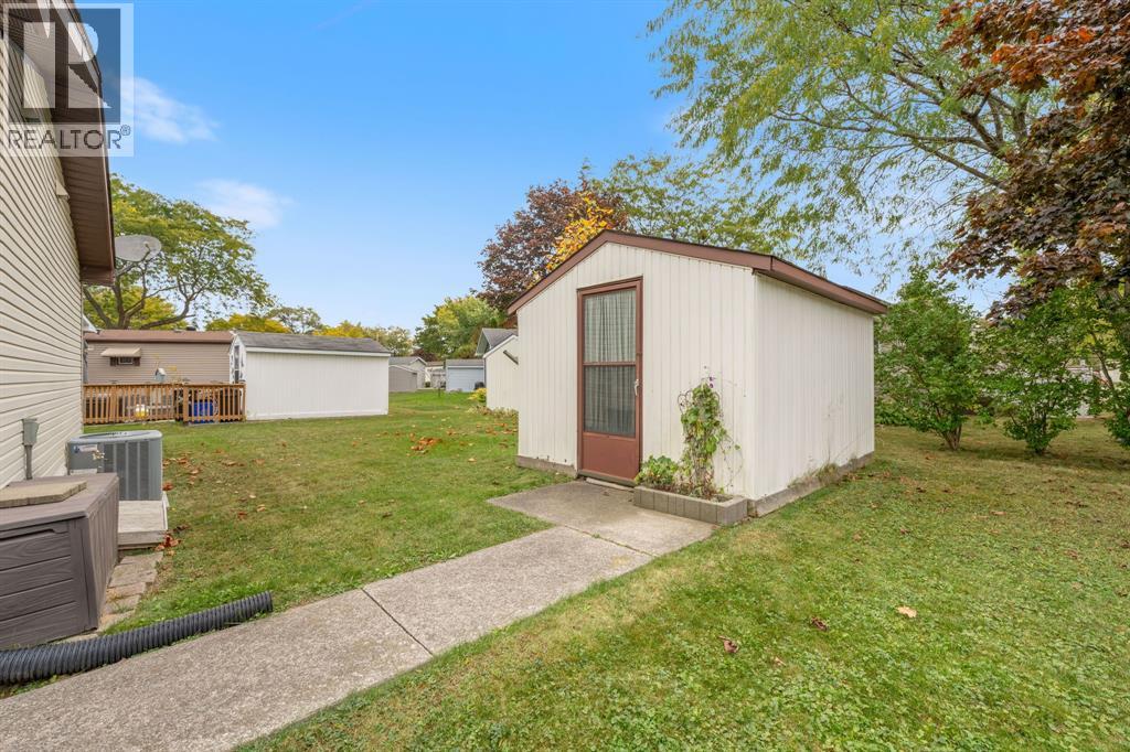 1940 London Line Unit# 164, Sarnia, Ontario  N7W 1B5 - Photo 8 - 25030975