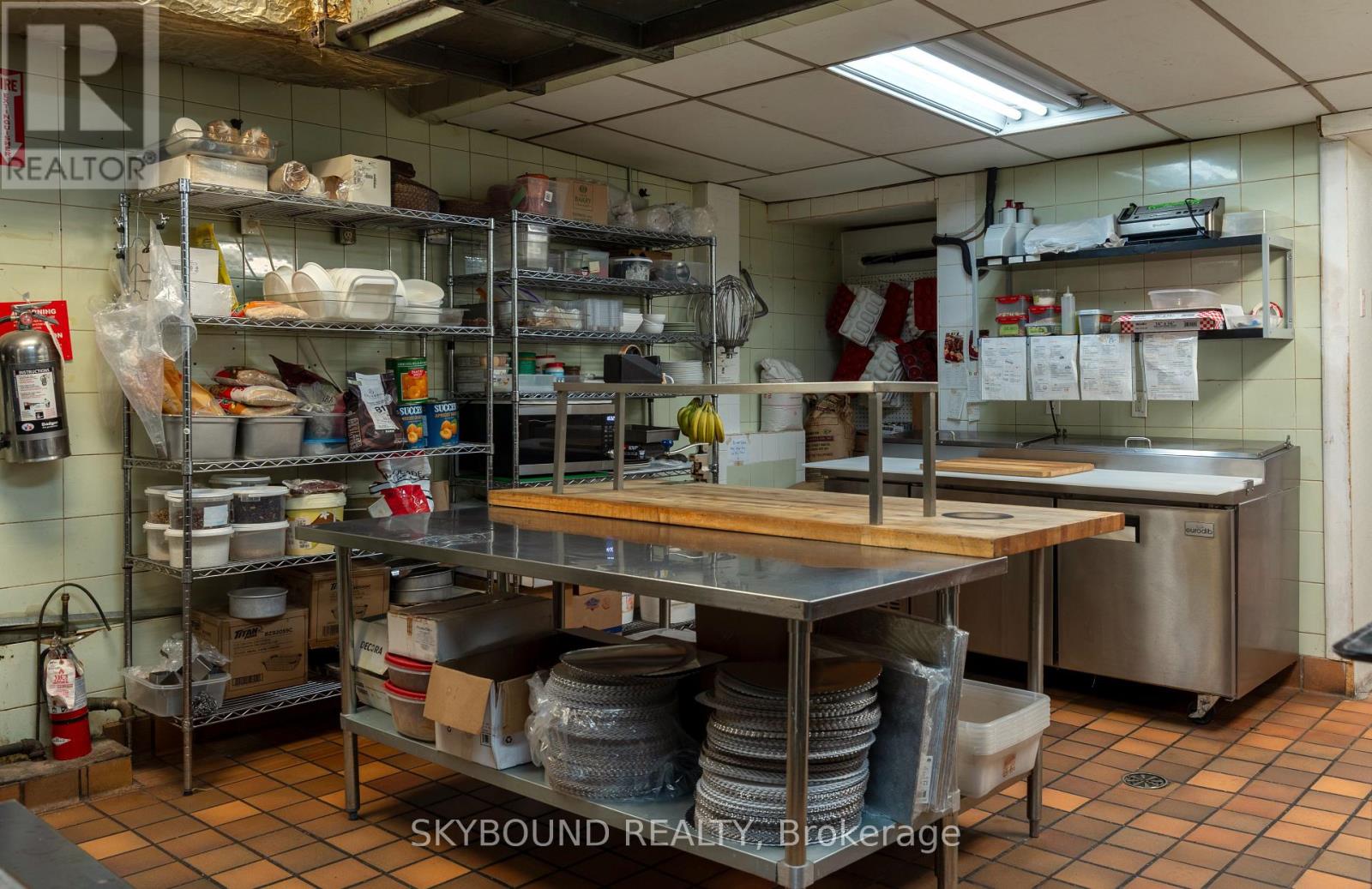 Retail Unit - 1116 Eglinton Avenue W, Toronto, Ontario  M6C 2E2 - Photo 23 - C12642224