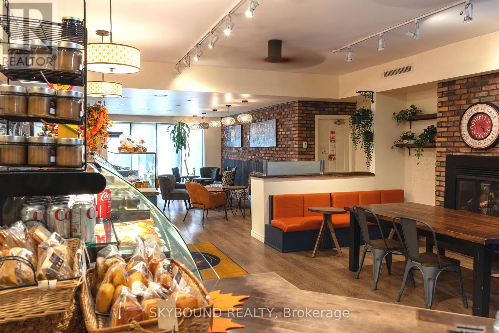 Retail Unit - 1116 Eglinton Avenue W, Toronto, Ontario  M6C 2E2 - Photo 13 - C12642224