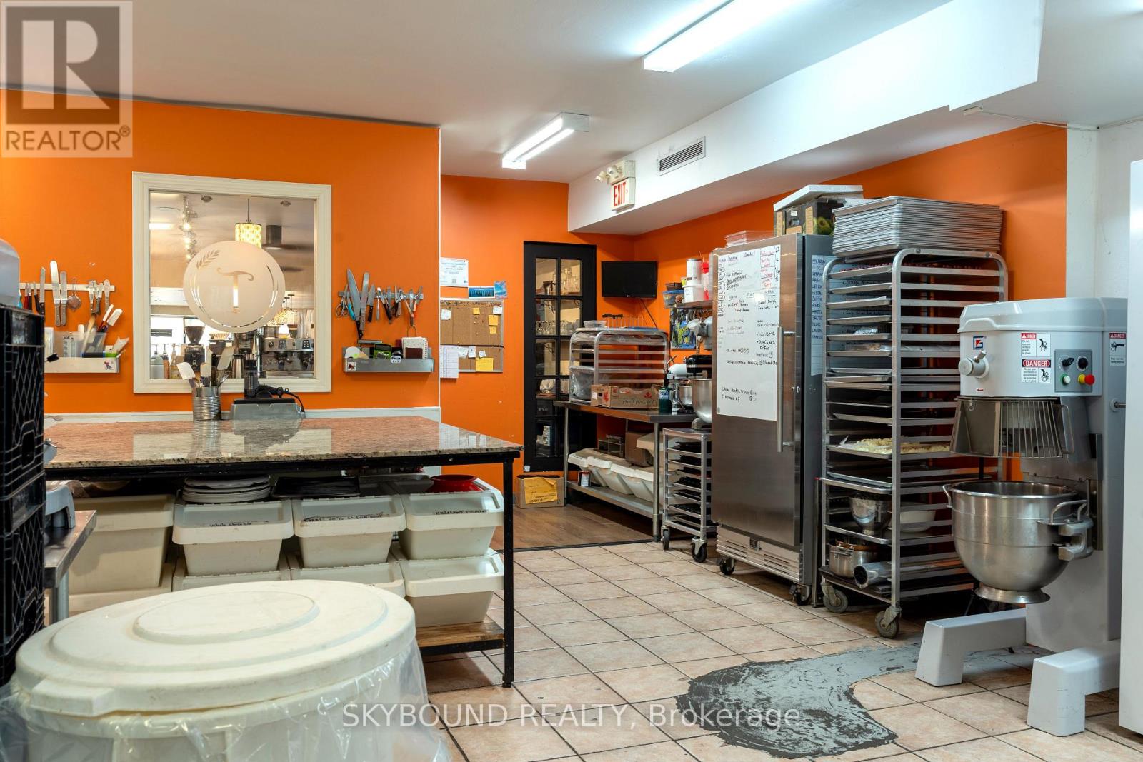 Retail Unit - 1116 Eglinton Avenue W, Toronto, Ontario  M6C 2E2 - Photo 20 - C12642224