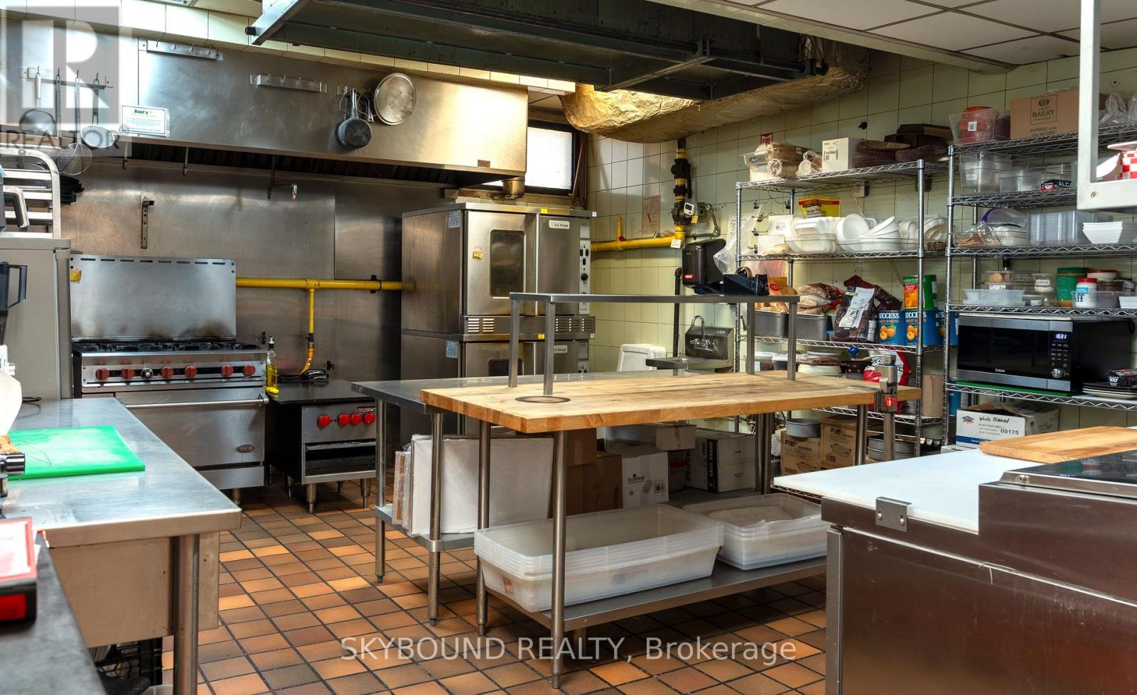 Retail Unit - 1116 Eglinton Avenue W, Toronto, Ontario  M6C 2E2 - Photo 24 - C12642224