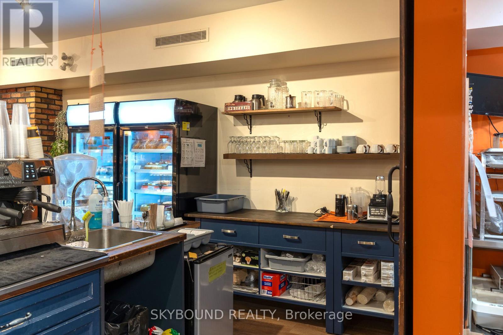 Retail Unit - 1116 Eglinton Avenue W, Toronto, Ontario  M6C 2E2 - Photo 10 - C12642224