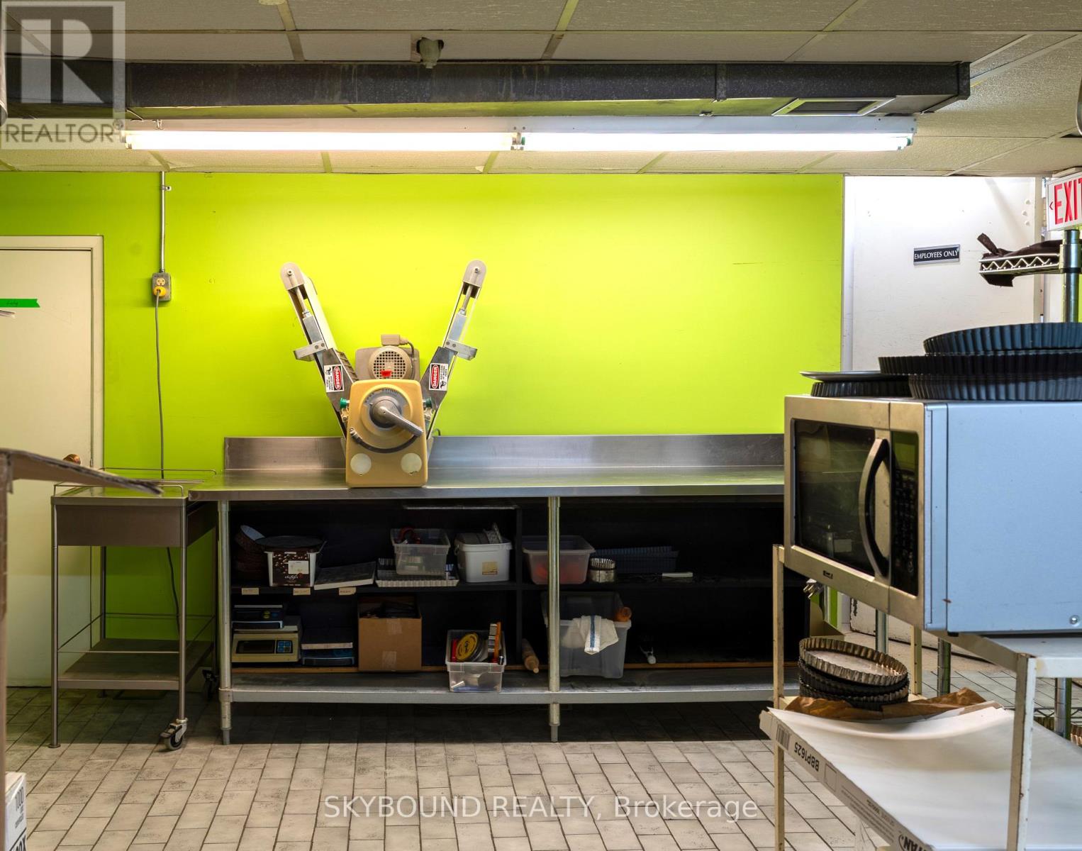 Retail Unit - 1116 Eglinton Avenue W, Toronto, Ontario  M6C 2E2 - Photo 26 - C12642224