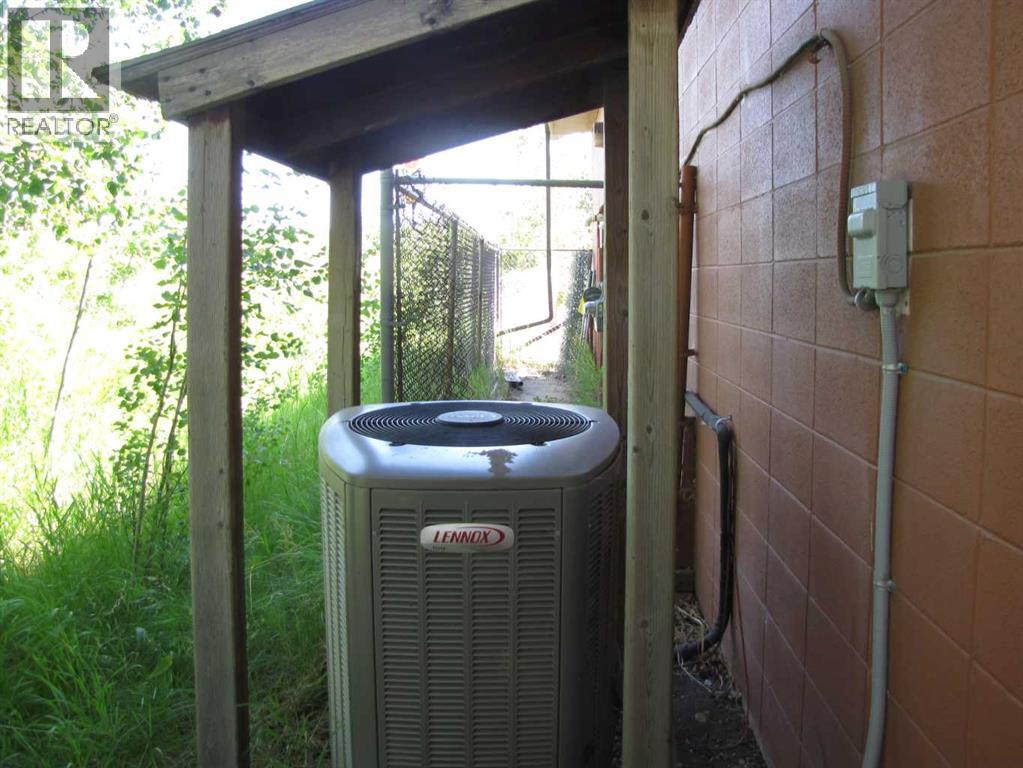 4303 And 4301 49 Street, Innisfail, Alberta  T4G 1S6 - Photo 26 - A2257752