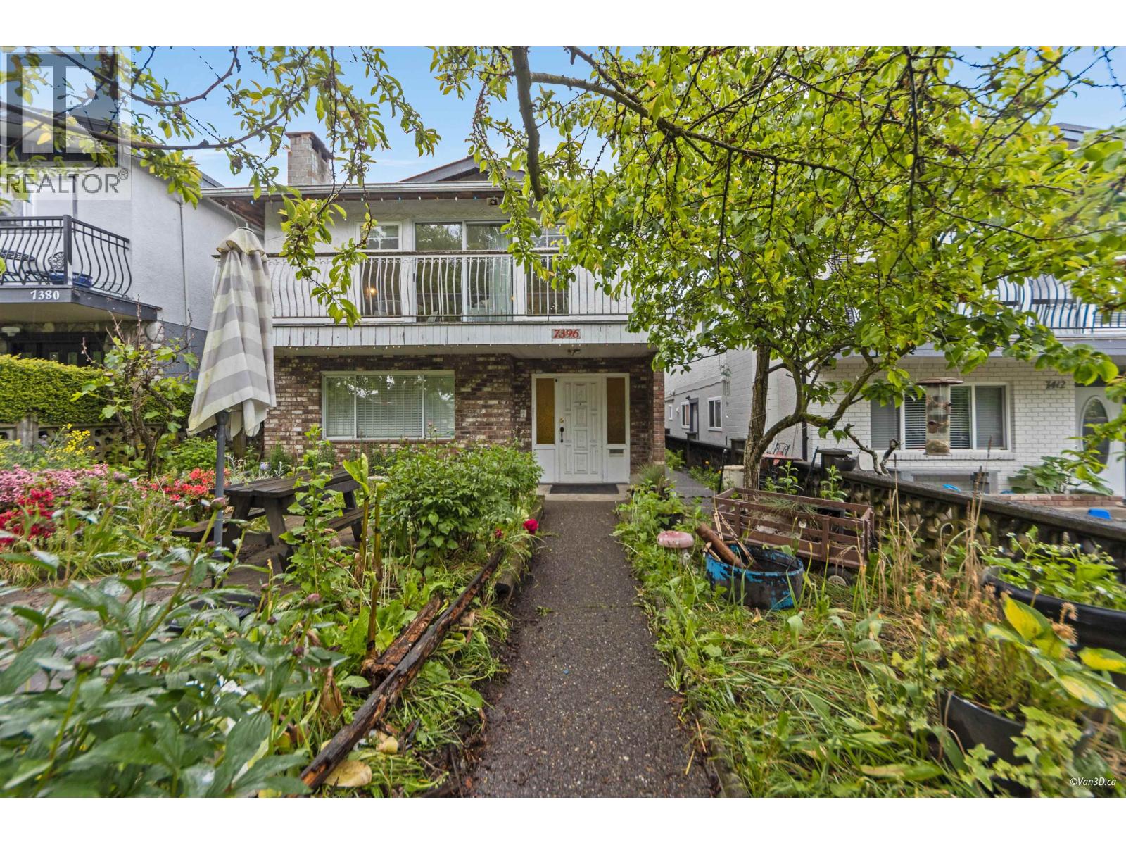 7396 Sherbrooke Street, Vancouver, British Columbia  V5X 4E4 - Photo 2 - R3051392