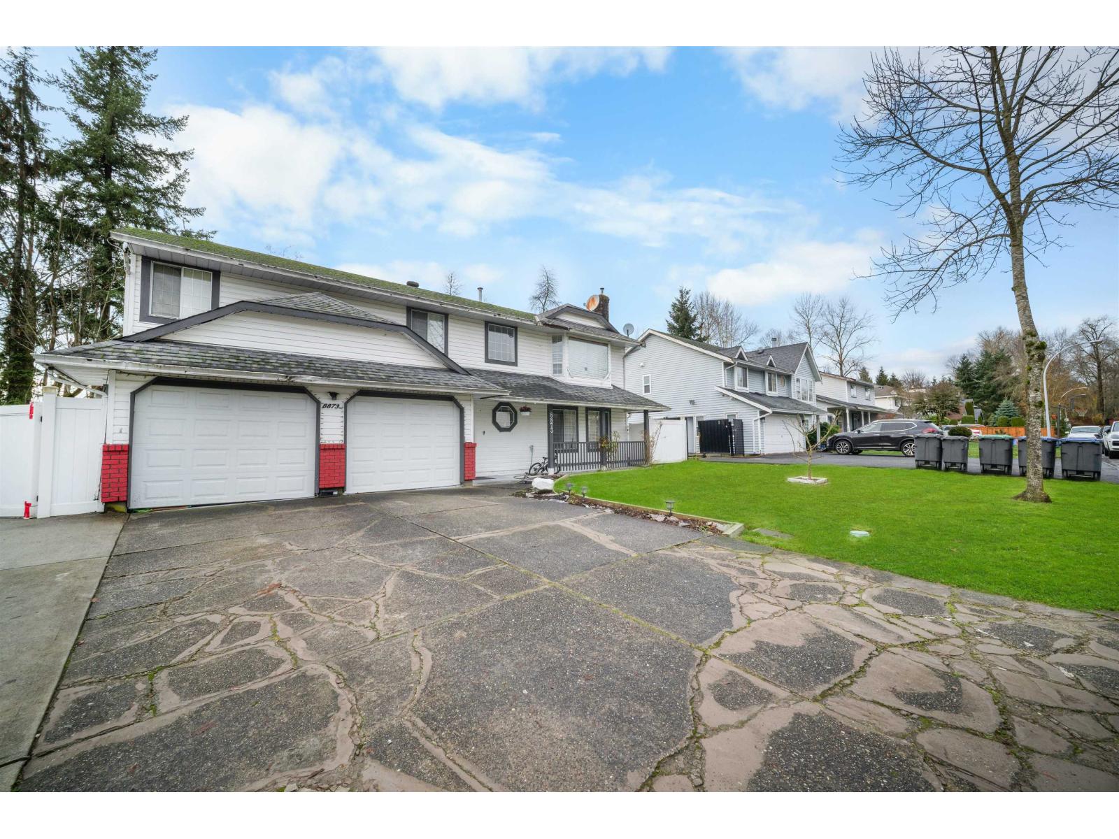 8873 143a Street, Surrey, British Columbia  V3V 7P7 - Photo 2 - R3074520