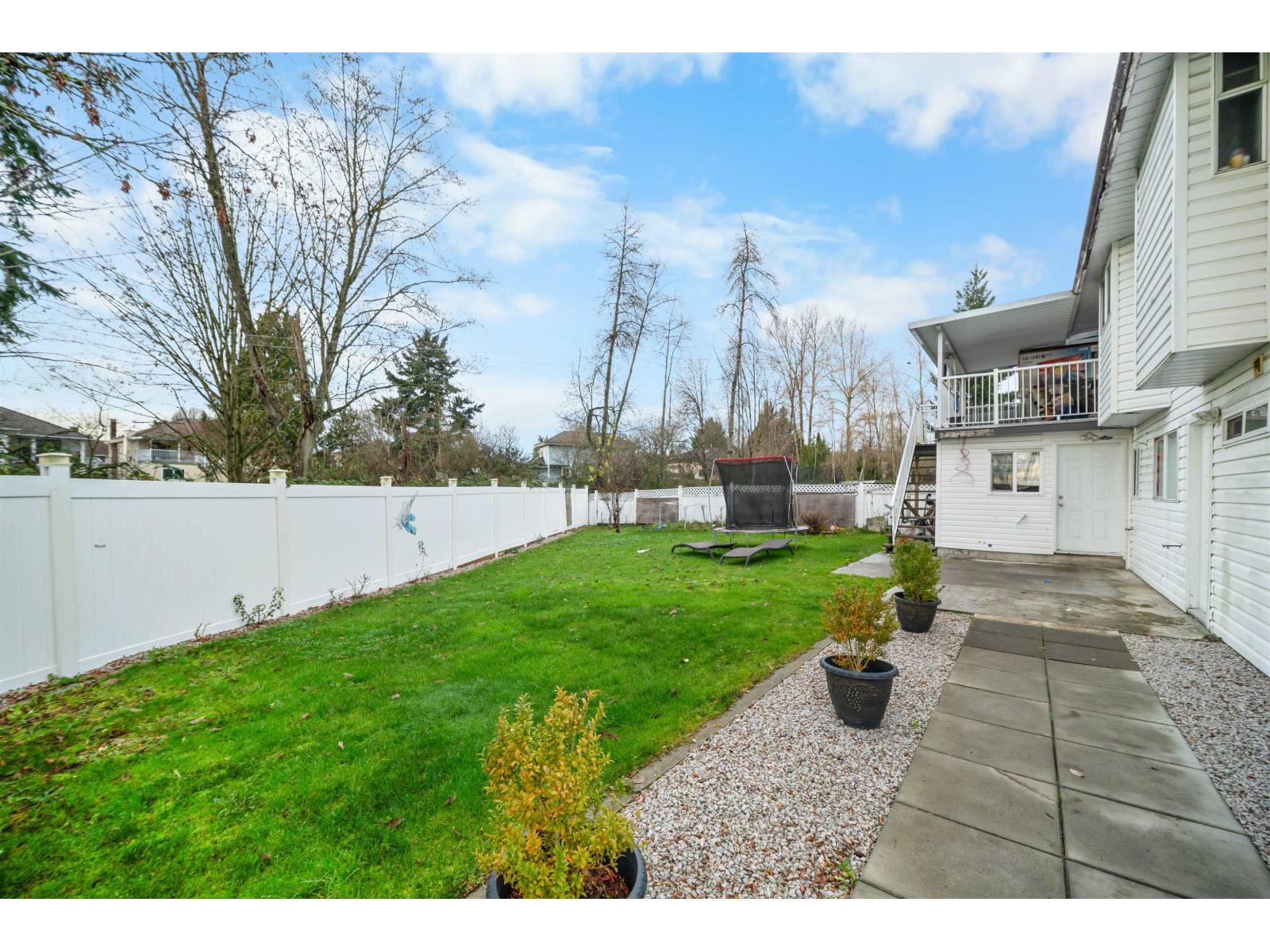 8873 143a Street, Surrey, British Columbia  V3V 7P7 - Photo 4 - R3074520