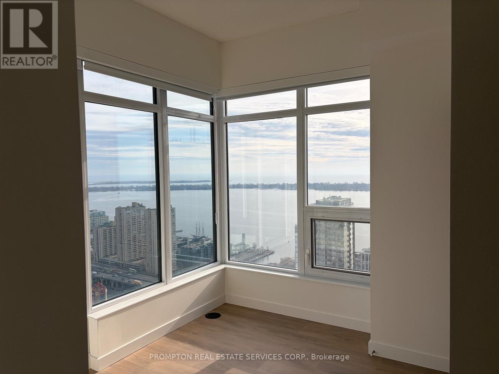 4802 - 1 Concord Cityplace Way, Toronto, Ontario  M5V 0X3 - Photo 12 - C12642270