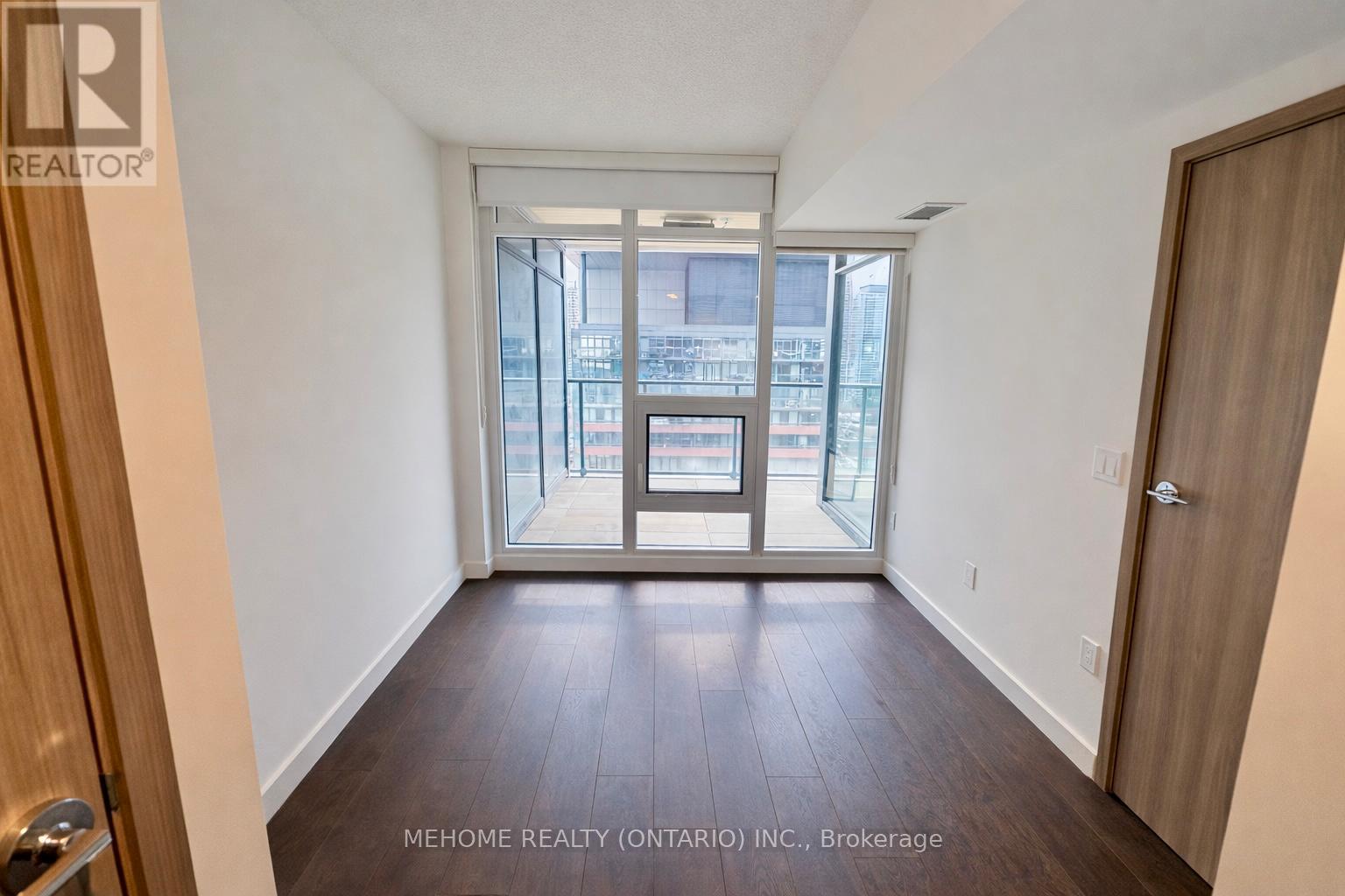1712 - 3 Concord Cityplace Way, Toronto, Ontario  M5V 0X4 - Photo 8 - C12642282