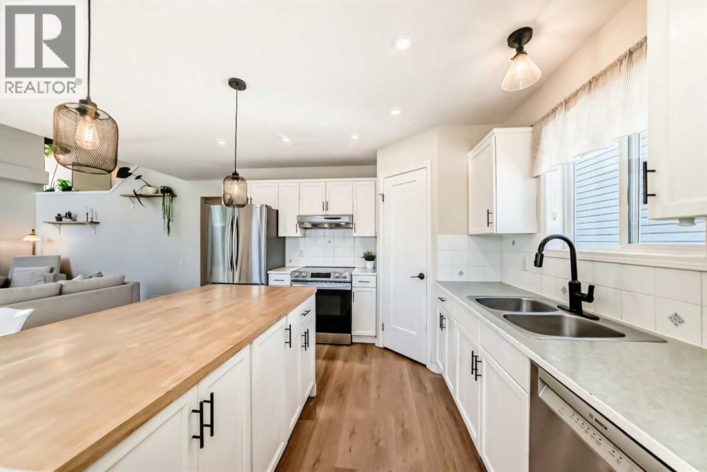 132 Hidden Valley Crescent Nw, Calgary, Alberta  T3A 4Z4 - Photo 10 - A2257775