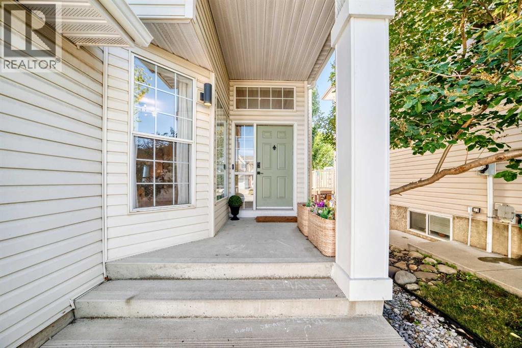 132 Hidden Valley Crescent Nw, Calgary, Alberta  T3A 4Z4 - Photo 2 - A2257775