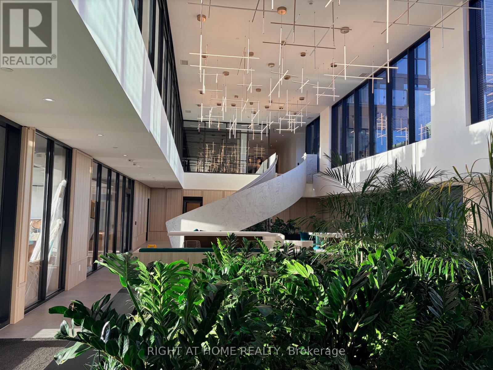 1505 - 3071 Trafalgar Road, Oakville, Ontario  L6H 8C6 - Photo 3 - W12642280