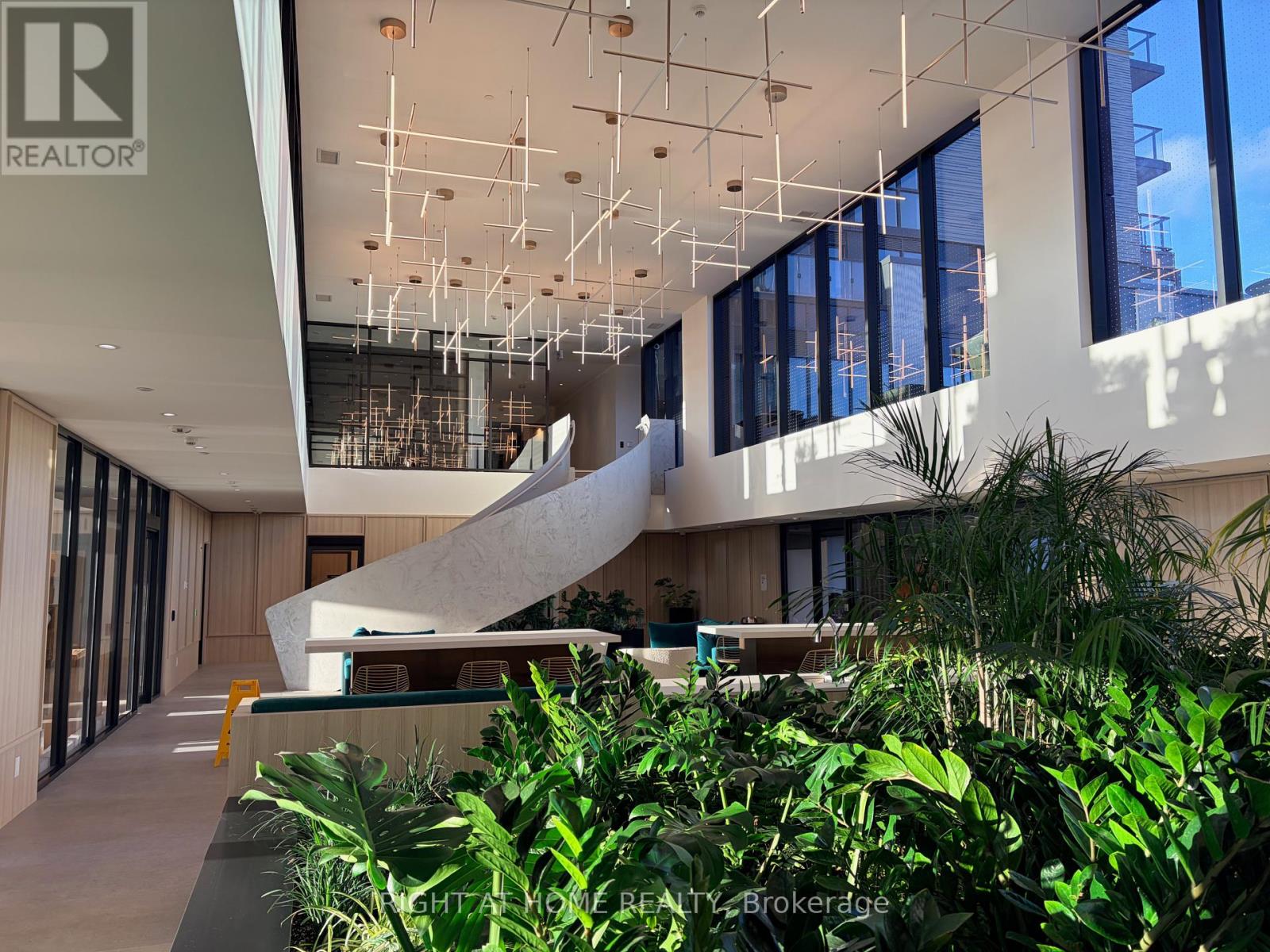 1505 - 3071 Trafalgar Road, Oakville, Ontario  L6H 8C6 - Photo 4 - W12642280