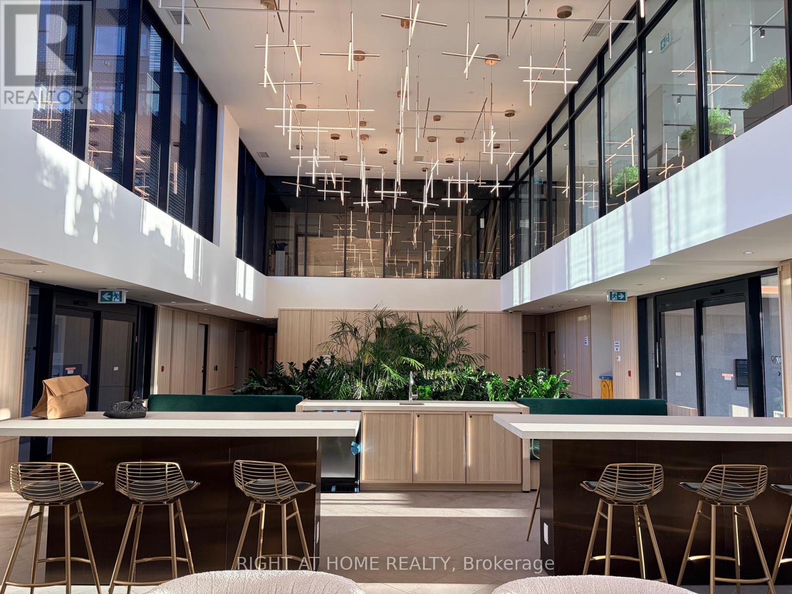 1505 - 3071 Trafalgar Road, Oakville, Ontario  L6H 8C6 - Photo 5 - W12642280