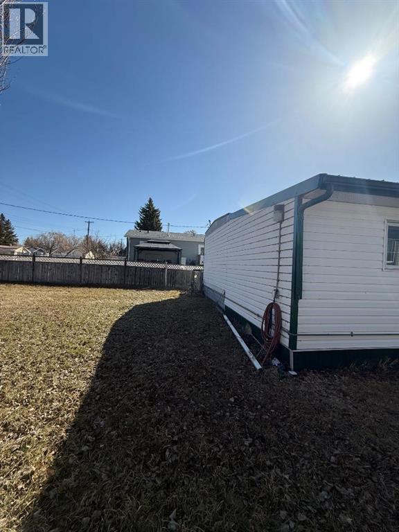 434, 434 3 Avenue, Elnora, Alberta  T0M 0Y0 - Photo 3 - A2261839