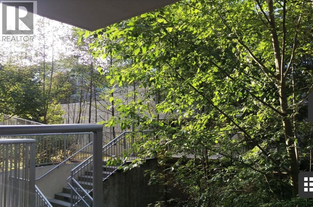 9288  University Crescent, Burnaby, British Columbia  V5A 4X7 - Photo 11 - R3070548