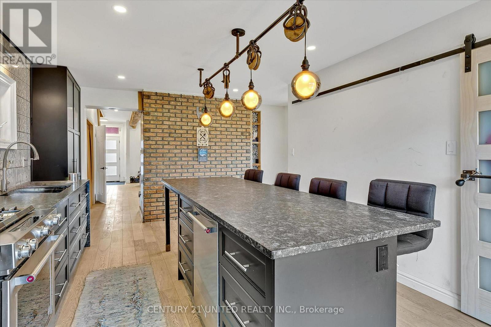 508 Sherbrooke Street, Peterborough, Ontario  K9J 2P3 - Photo 11 - X12430327