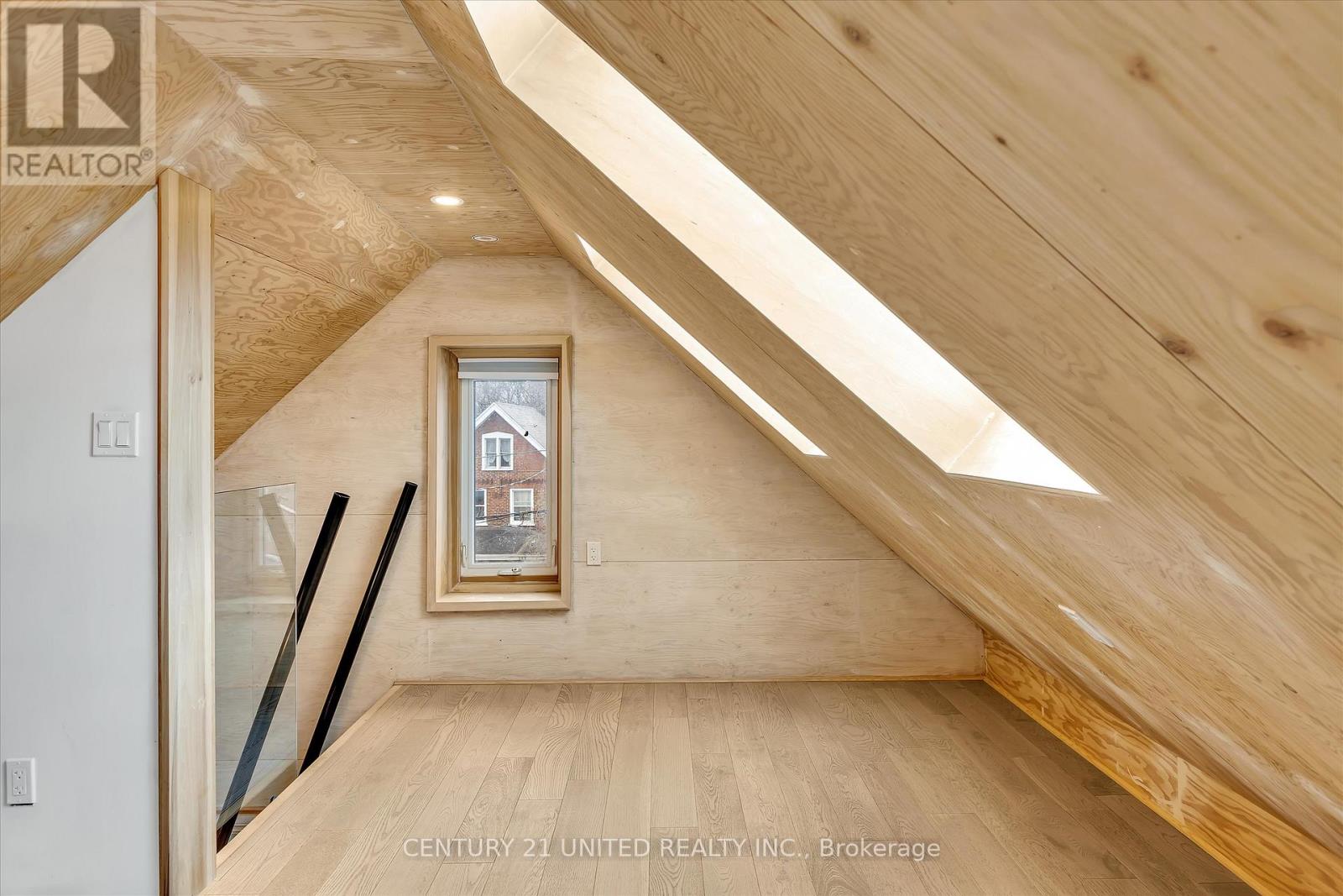 508 Sherbrooke Street, Peterborough, Ontario  K9J 2P3 - Photo 21 - X12430327