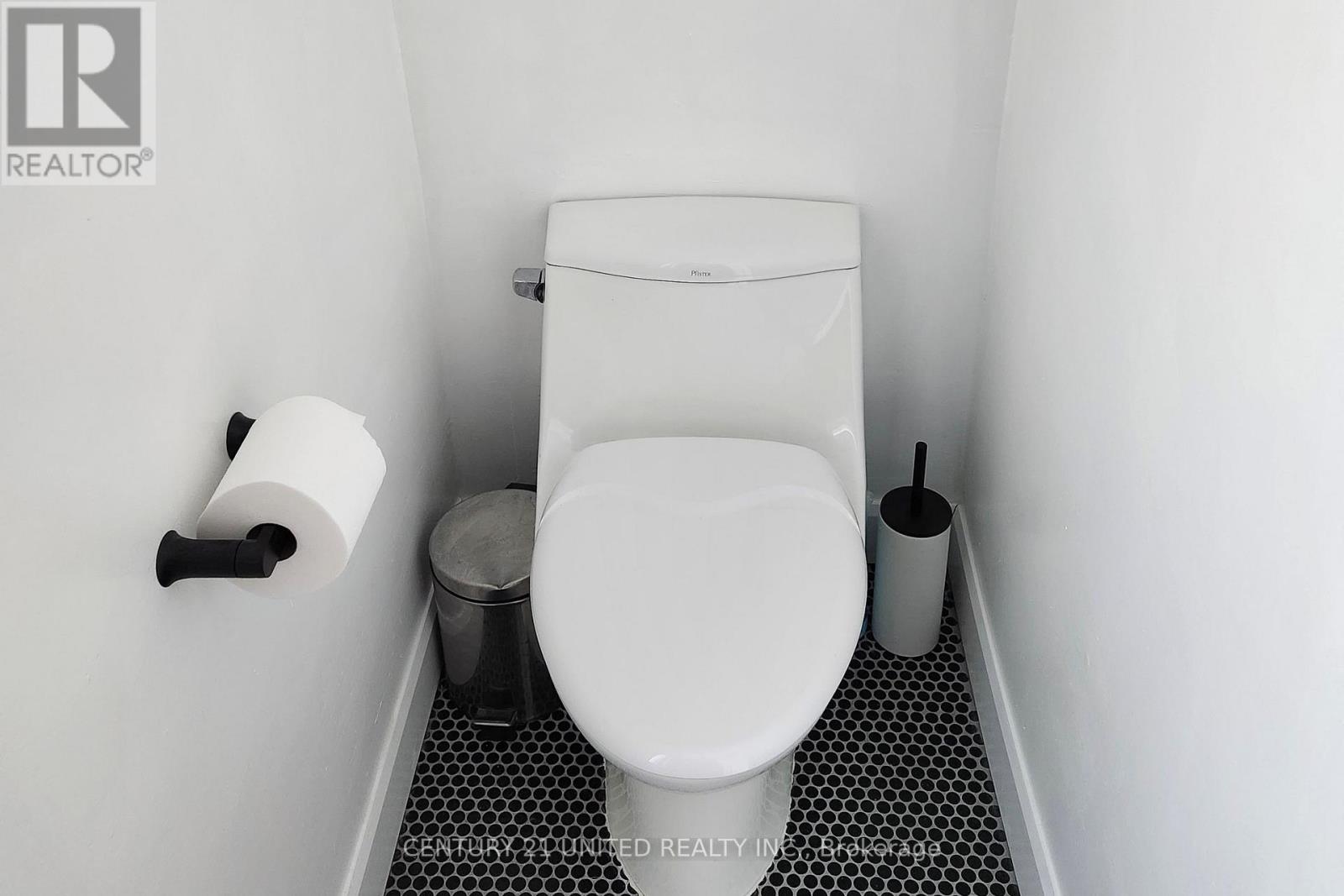 508 Sherbrooke Street, Peterborough, Ontario  K9J 2P3 - Photo 8 - X12430327