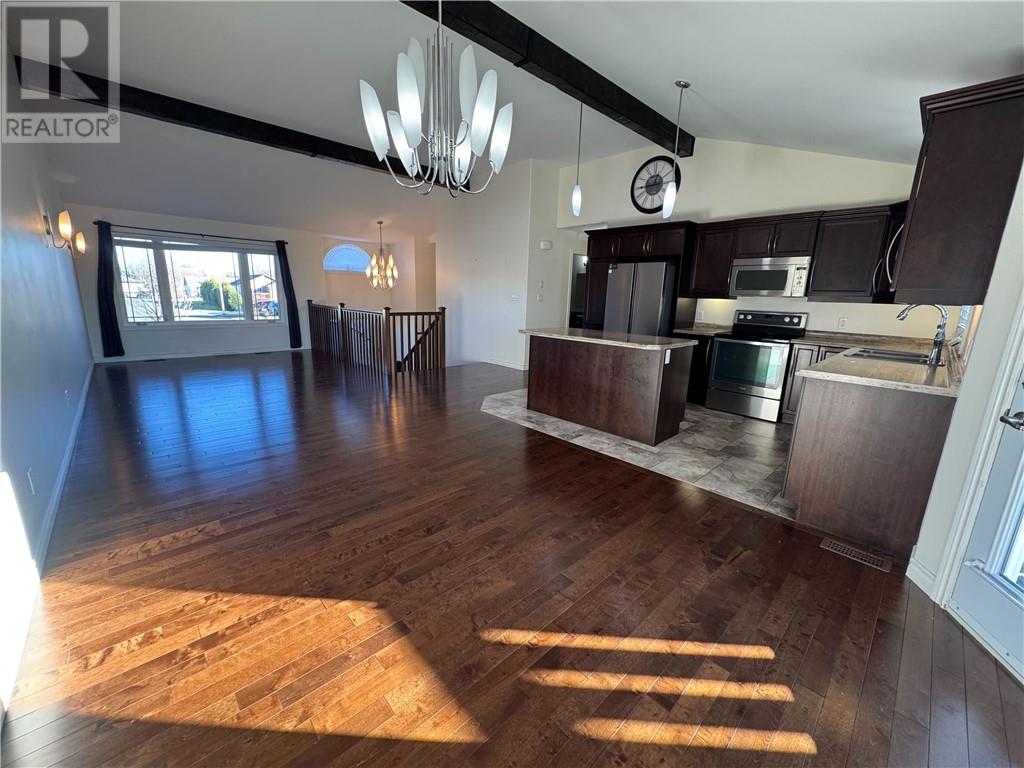 4623 Country Club Drive Unit# Upper, Azilda, Ontario  P0M 1B0 - Photo 11 - 2125942