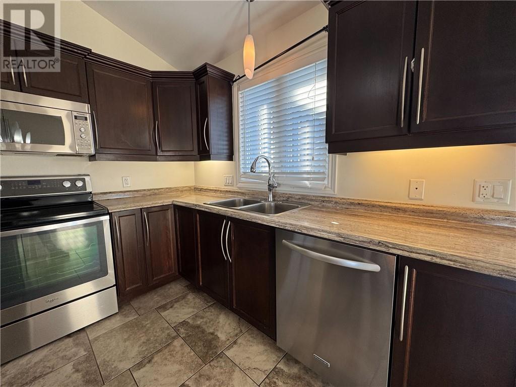 4623 Country Club Drive Unit# Upper, Azilda, Ontario  P0M 1B0 - Photo 8 - 2125942