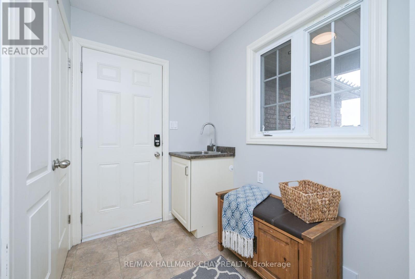 7629 Keenansville Road, Adjala-Tosorontio, Ontario  L0G 1W0 - Photo 23 - N12461685