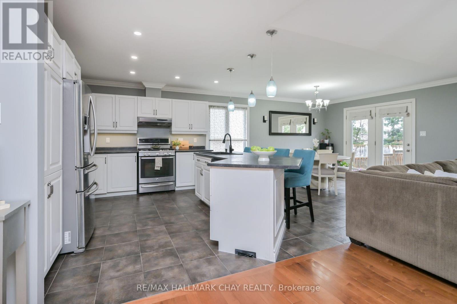 7629 Keenansville Road, Adjala-Tosorontio, Ontario  L0G 1W0 - Photo 7 - N12461685