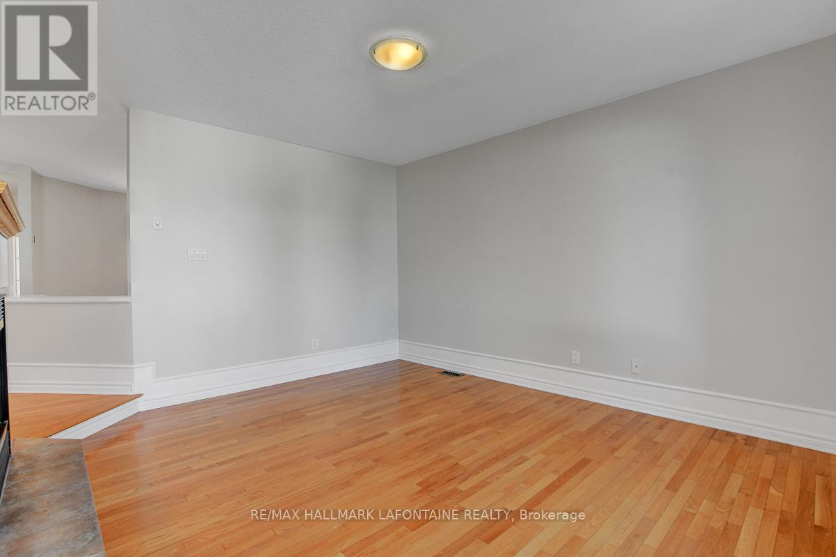 919 Scala Avenue, Ottawa, Ontario  K4A 4M7 - Photo 12 - X12439451