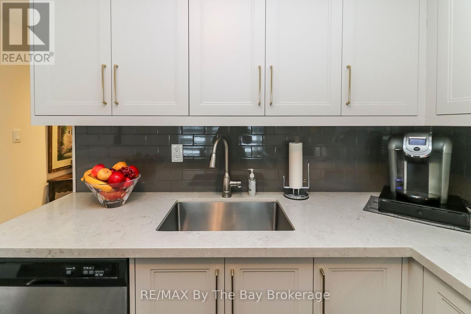 578 Mosley Street, Wasaga Beach, Ontario  L9Z 2H9 - Photo 14 - S12642344