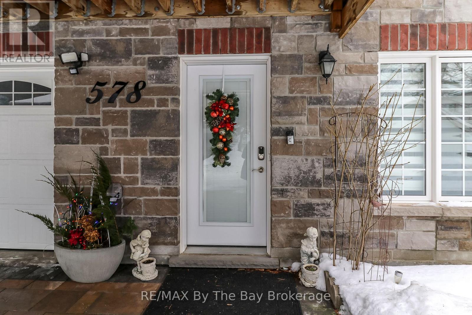 578 Mosley Street, Wasaga Beach, Ontario  L9Z 2H9 - Photo 3 - S12642344