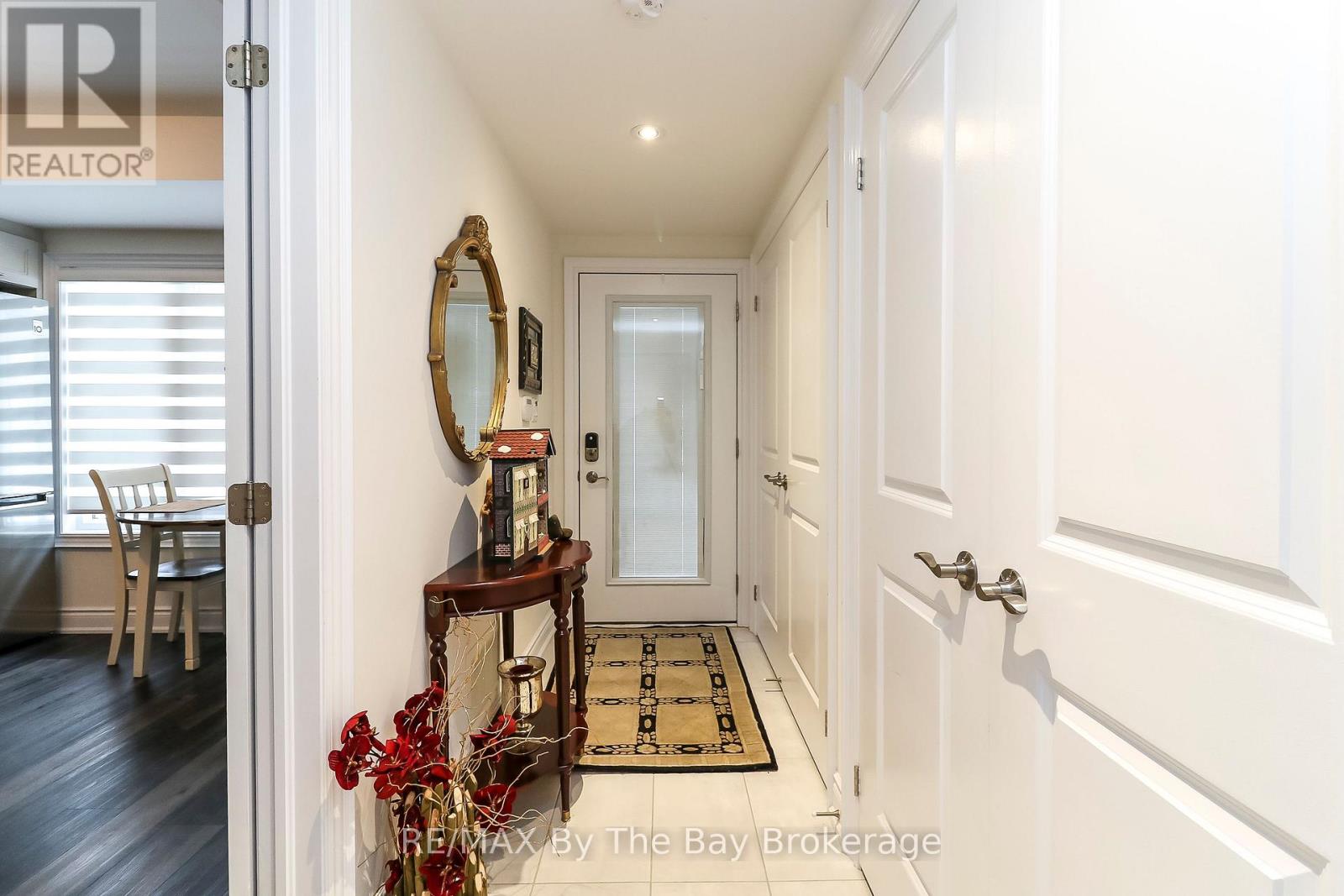 578 Mosley Street, Wasaga Beach, Ontario  L9Z 2H9 - Photo 6 - S12642344