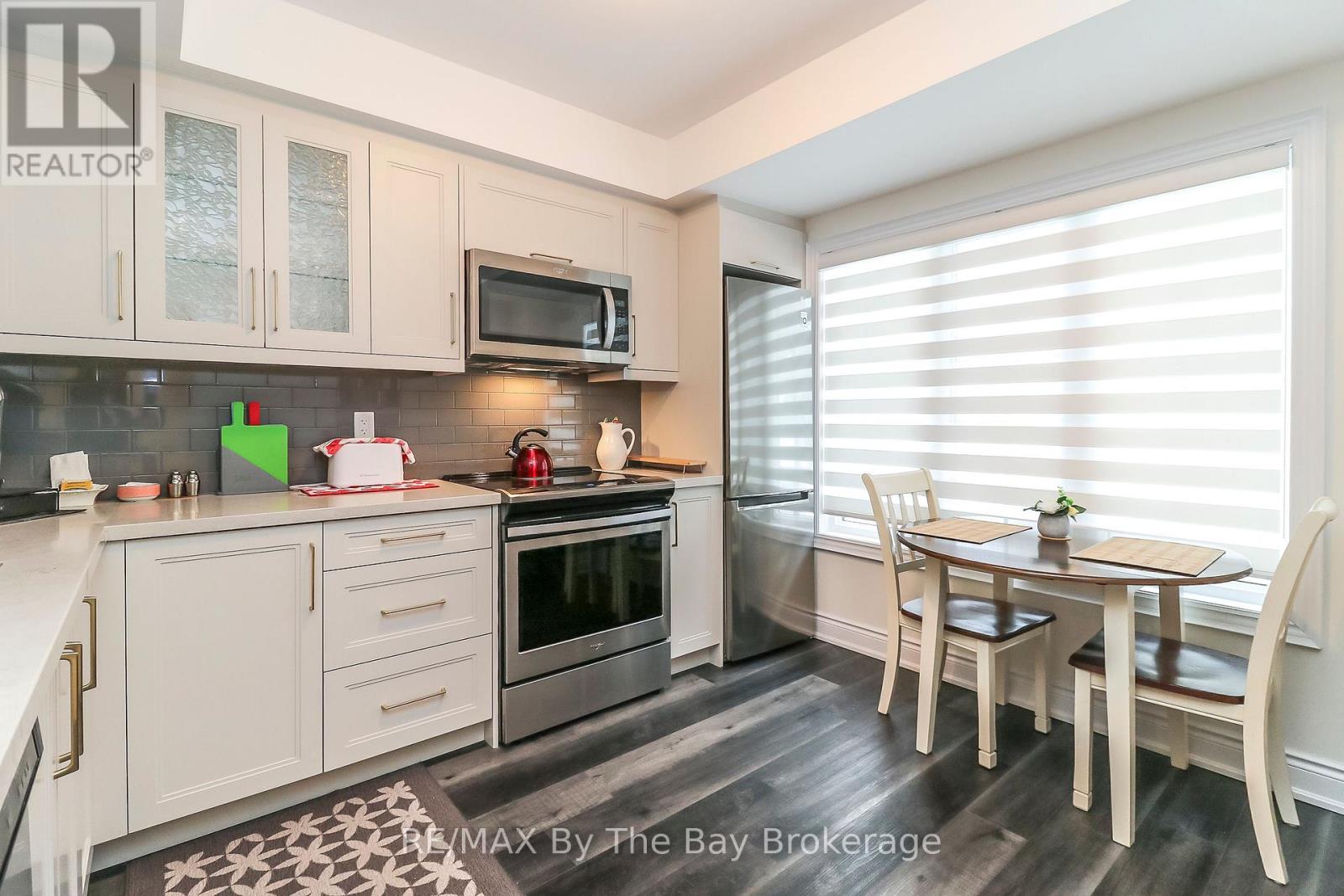 578 Mosley Street, Wasaga Beach, Ontario  L9Z 2H9 - Photo 7 - S12642344