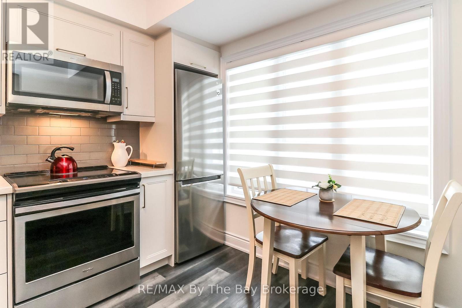 578 Mosley Street, Wasaga Beach, Ontario  L9Z 2H9 - Photo 8 - S12642344