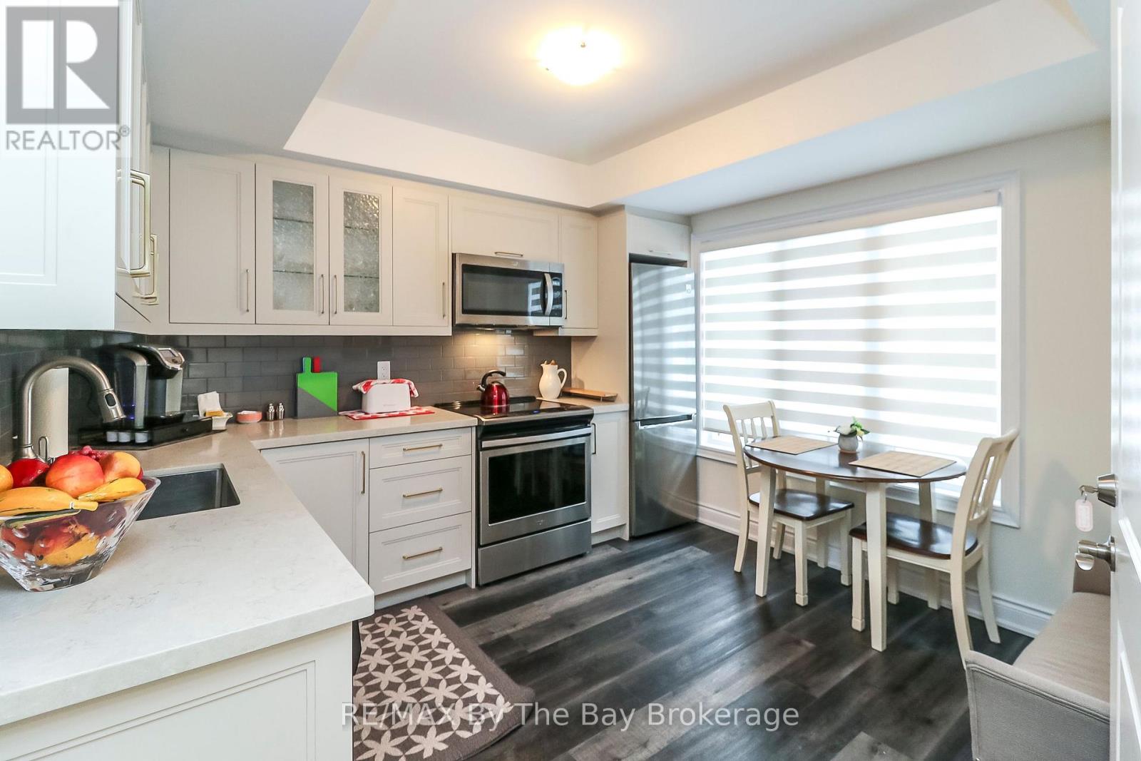 578 Mosley Street, Wasaga Beach, Ontario  L9Z 2H9 - Photo 9 - S12642344