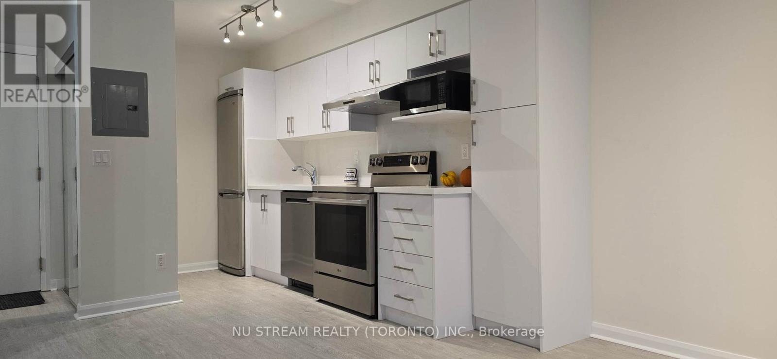 318 - 111 Elizabeth Street, Toronto, Ontario  M5G 1P7 - Photo 5 - C12642308