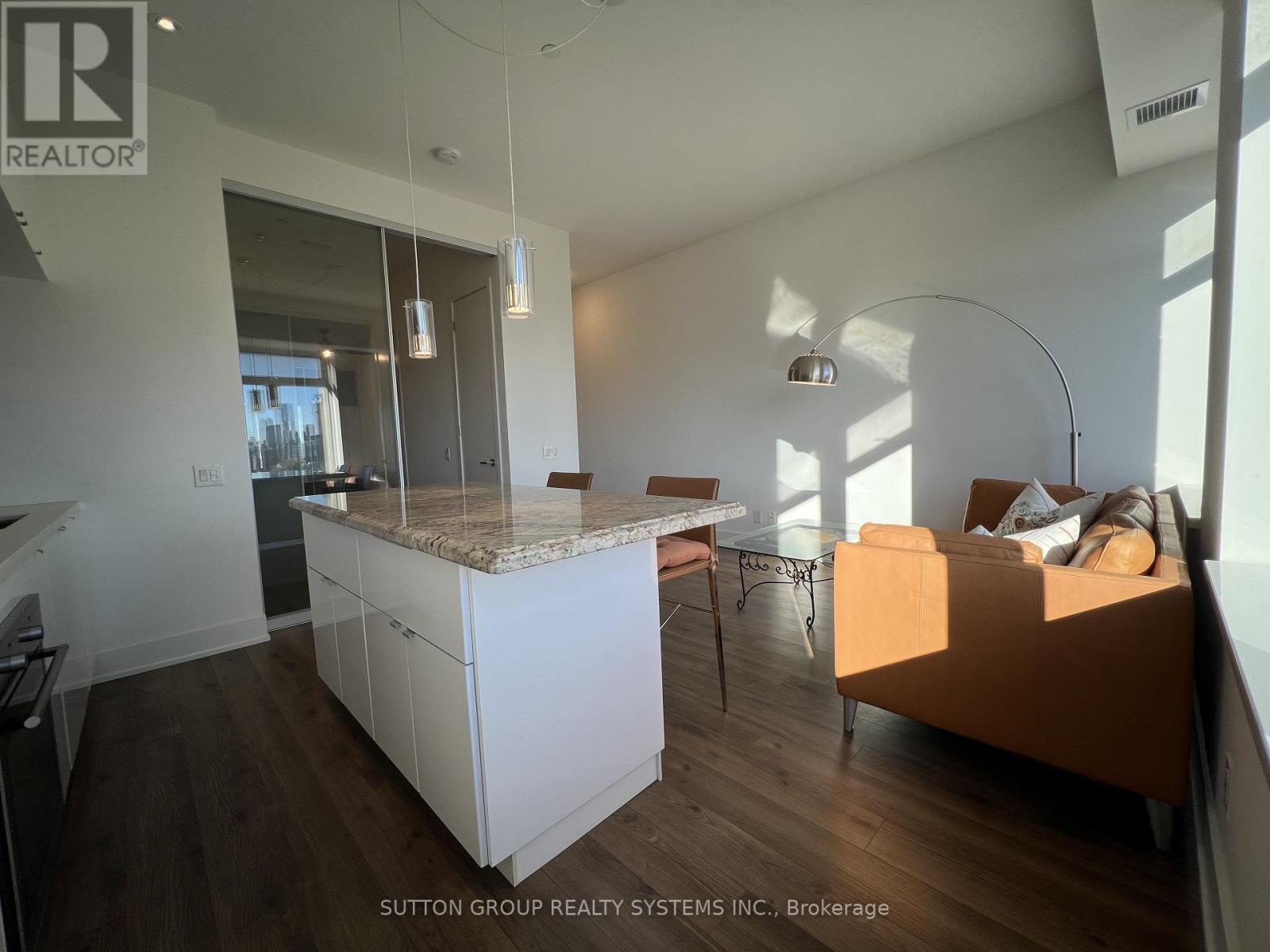 716 - 111 St Clair Avenue W, Toronto, Ontario  M4V 1N5 - Photo 5 - C12642328