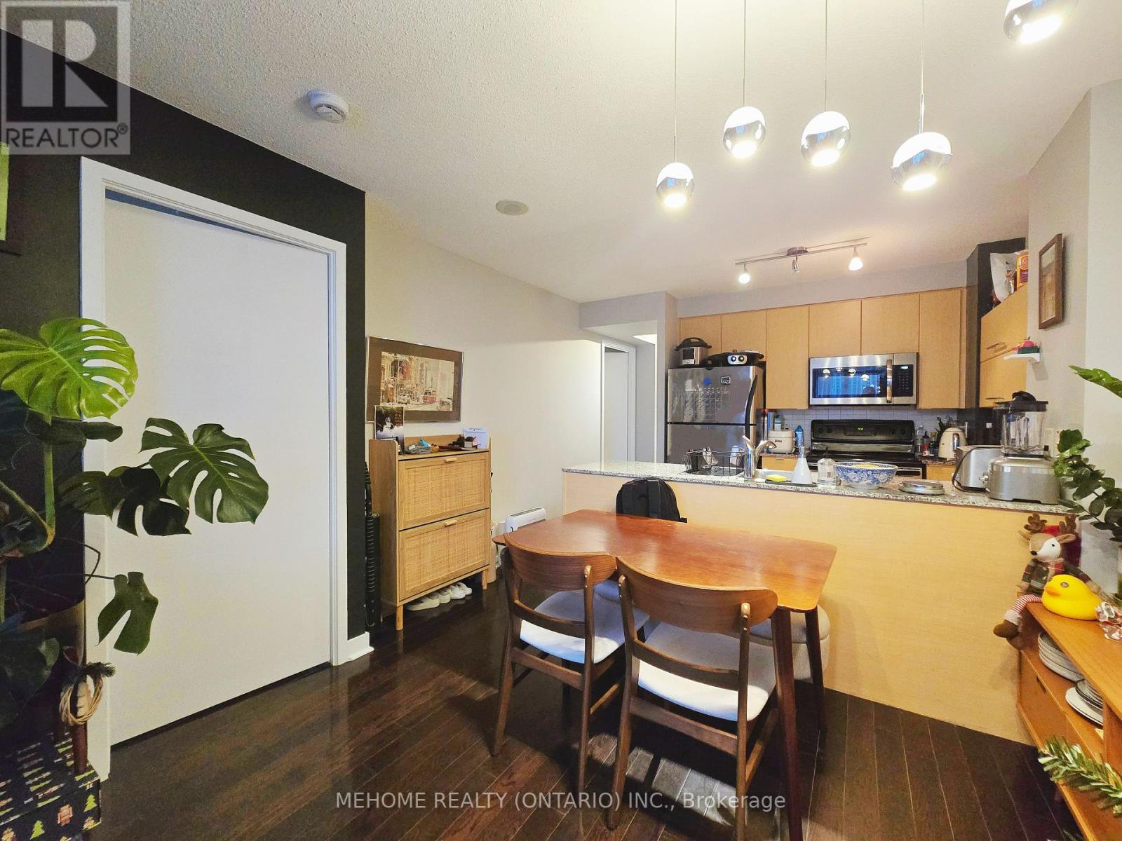 2302 - 11 Brunel Court, Toronto, Ontario  M5V 3Y3 - Photo 12 - C12642334