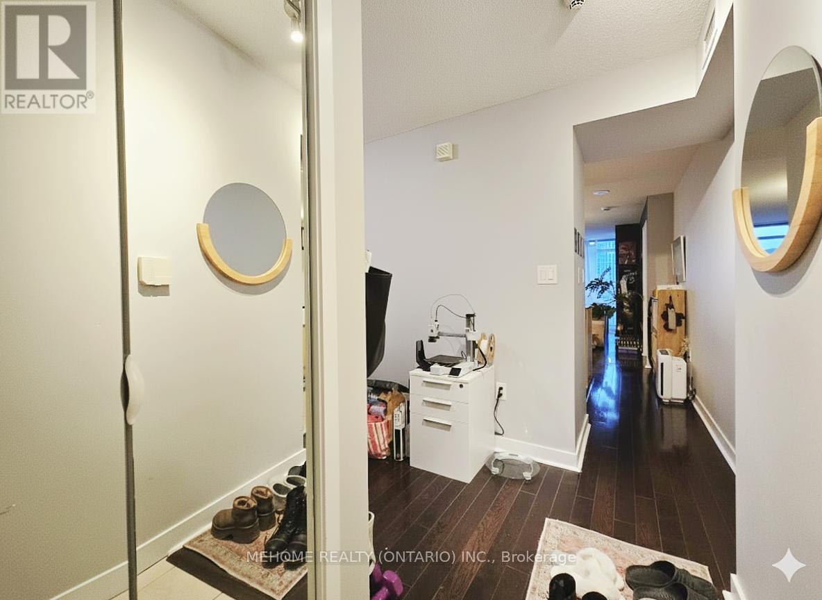 2302 - 11 Brunel Court, Toronto, Ontario  M5V 3Y3 - Photo 6 - C12642334