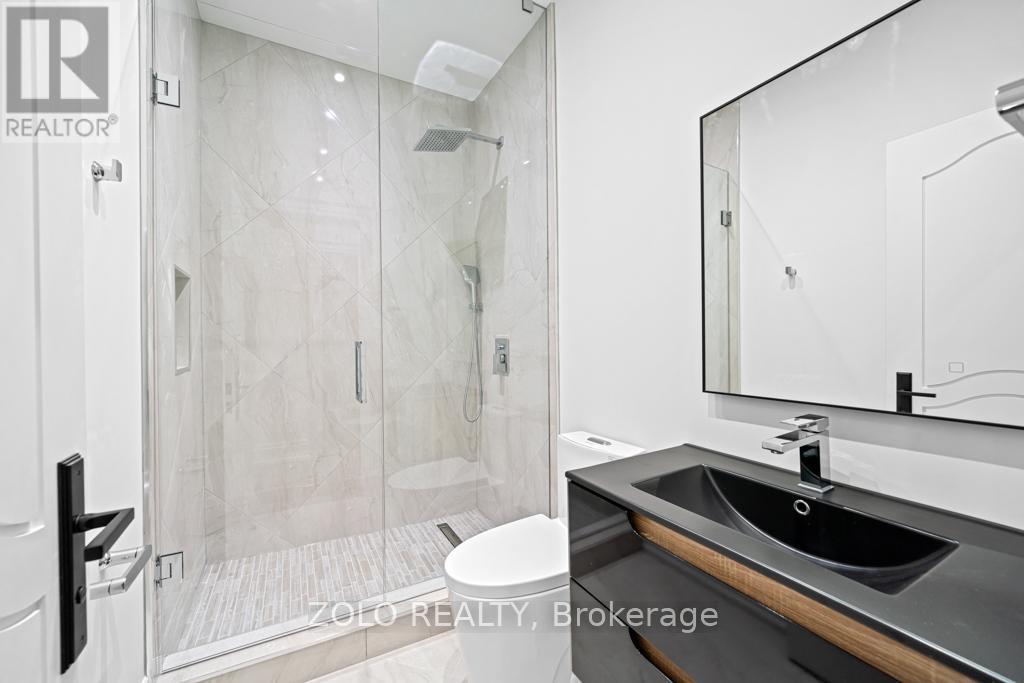 52 Child Drive, Aurora, Ontario  L4G 1Y5 - Photo 34 - N12642302