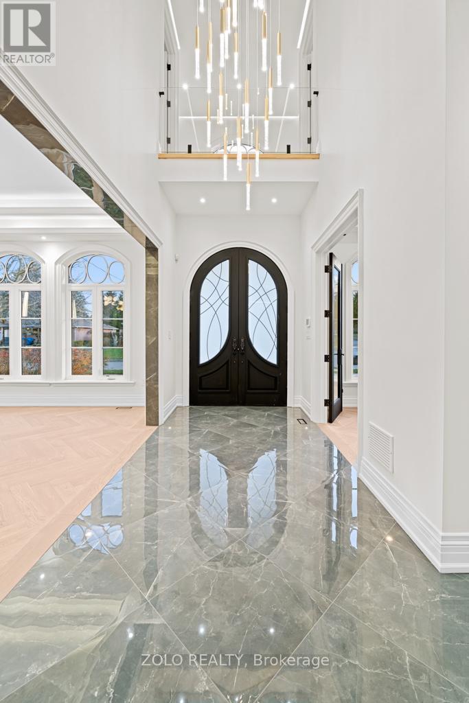 52 Child Drive, Aurora, Ontario  L4G 1Y5 - Photo 5 - N12642302