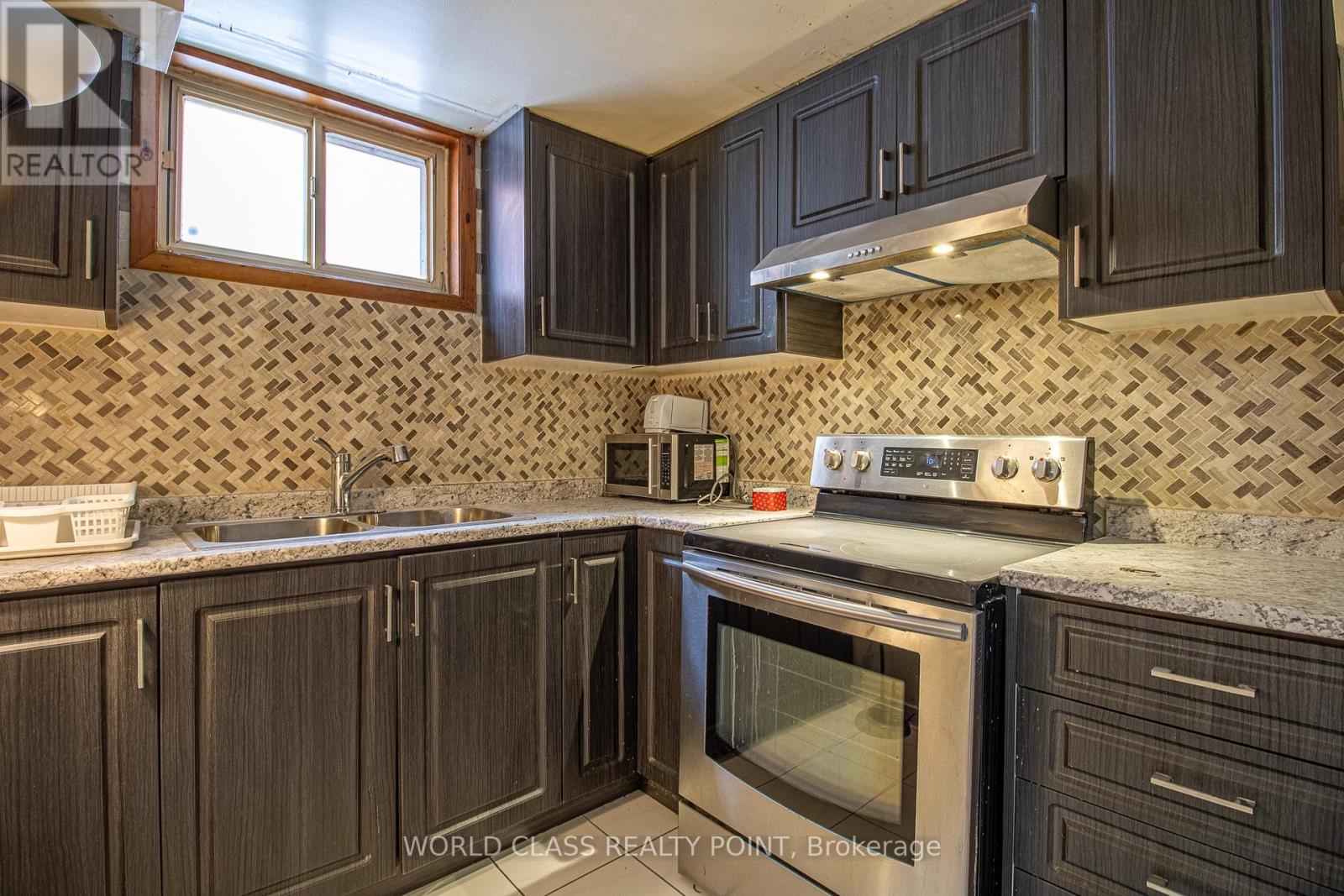 3209 Weston Road, Toronto, Ontario  M9M 2T4 - Photo 8 - W12642306