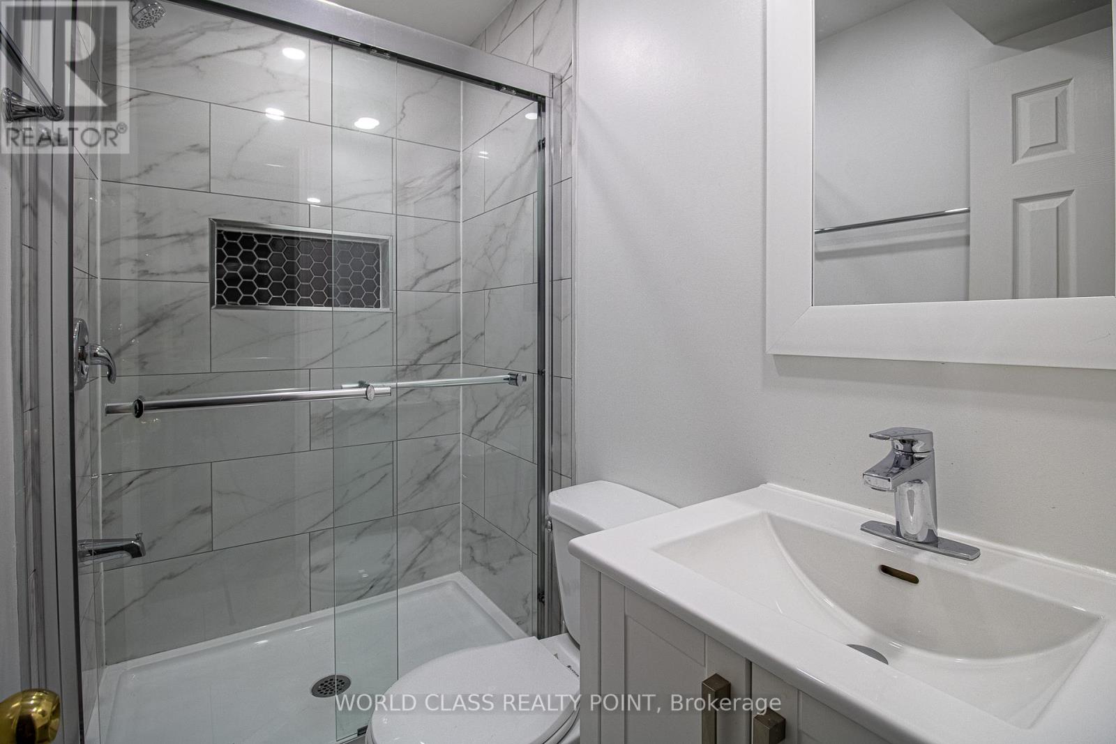 3209 Weston Road, Toronto, Ontario  M9M 2T4 - Photo 9 - W12642306