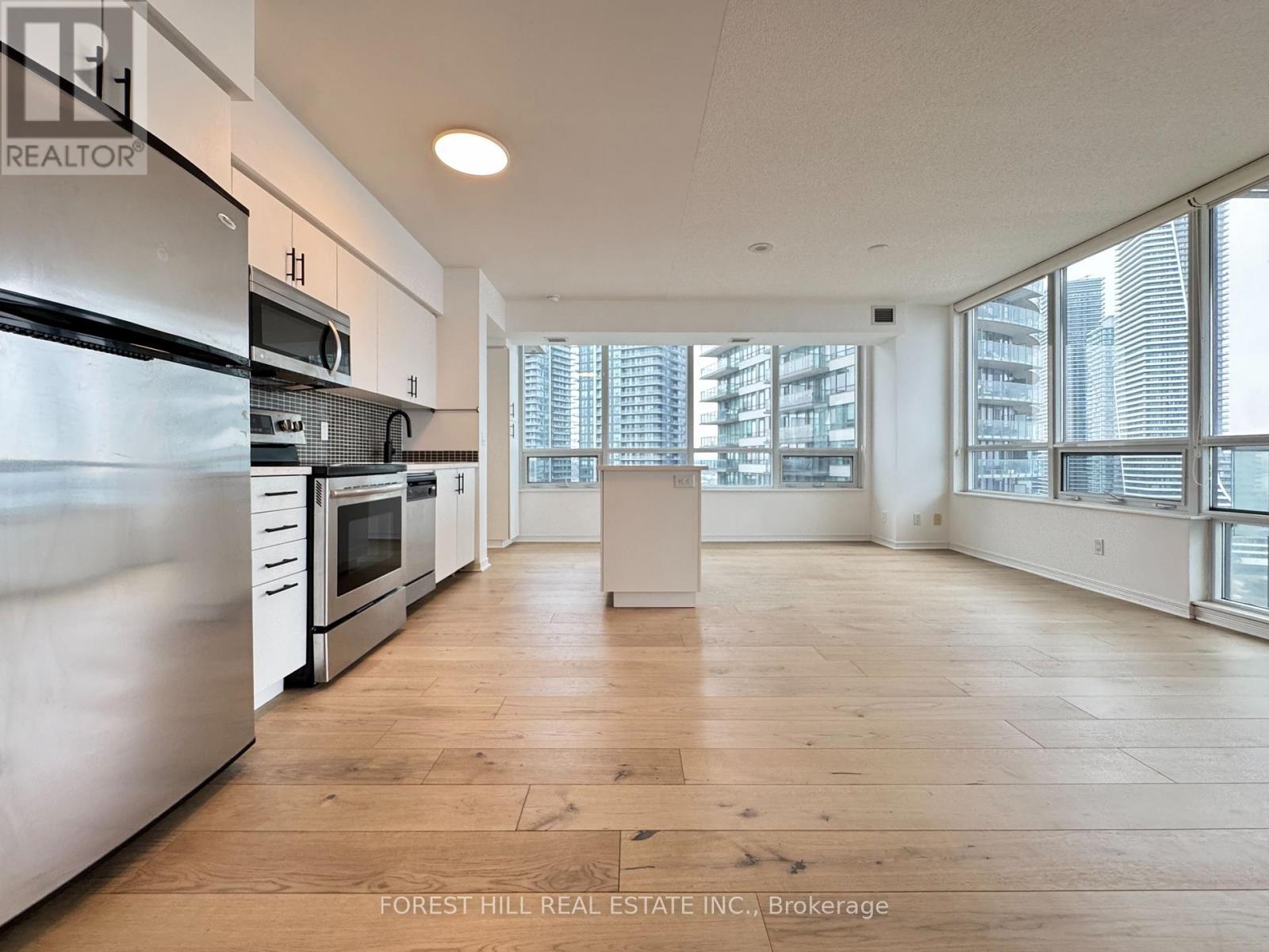 1806 - 2240 Lake Shore Boulevard W, Toronto (Mimico), Ontario  M8V 0B1 - Photo 3 - W12642318