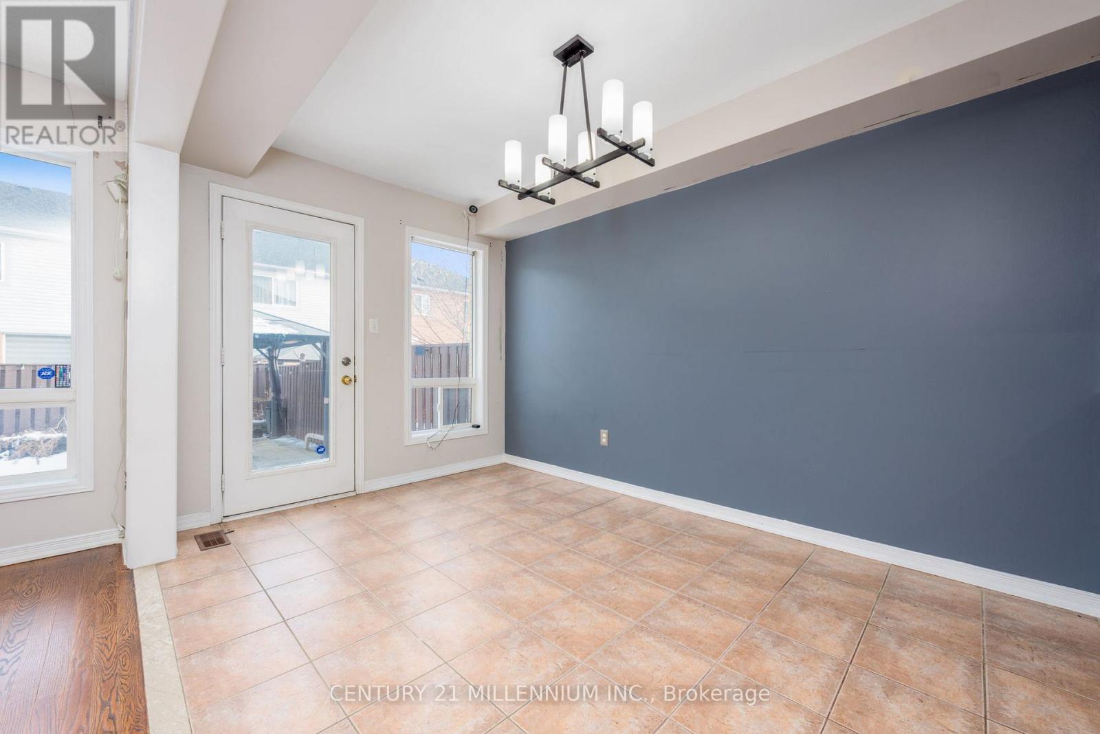 15 Tundra Swan Road, Brampton, Ontario  L6R 3L4 - Photo 10 - W12642342