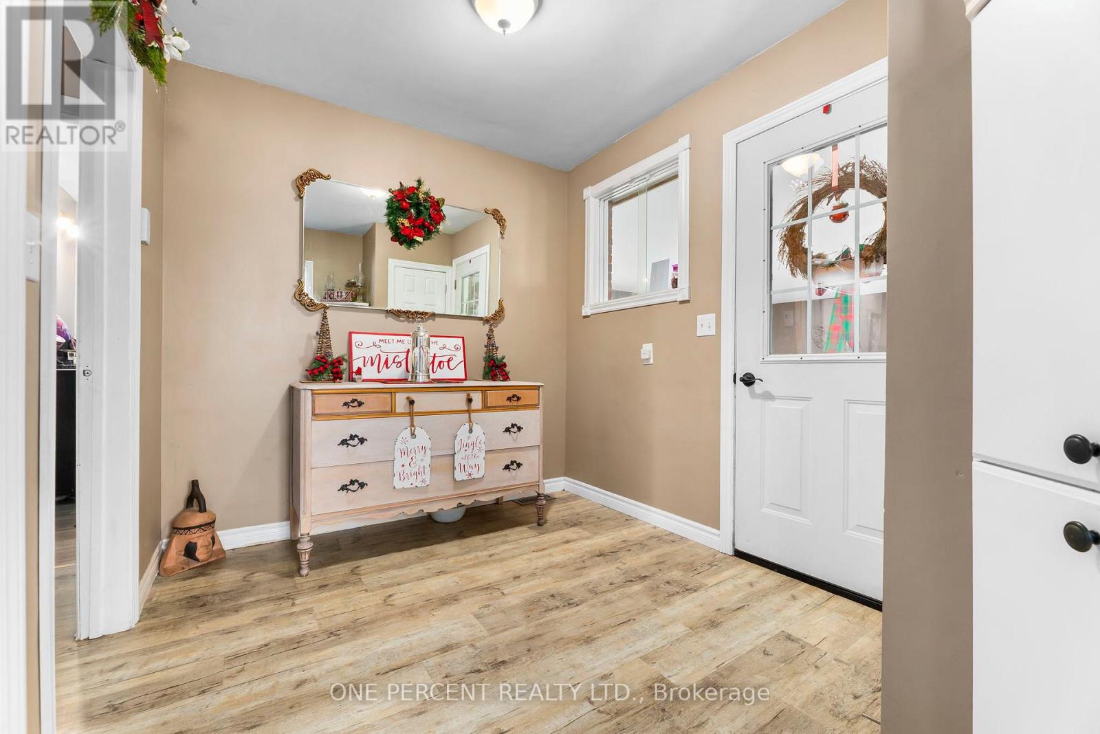 6077 Hwy 35, Kawartha Lakes, Ontario  K0M 1N0 - Photo 17 - X12642316