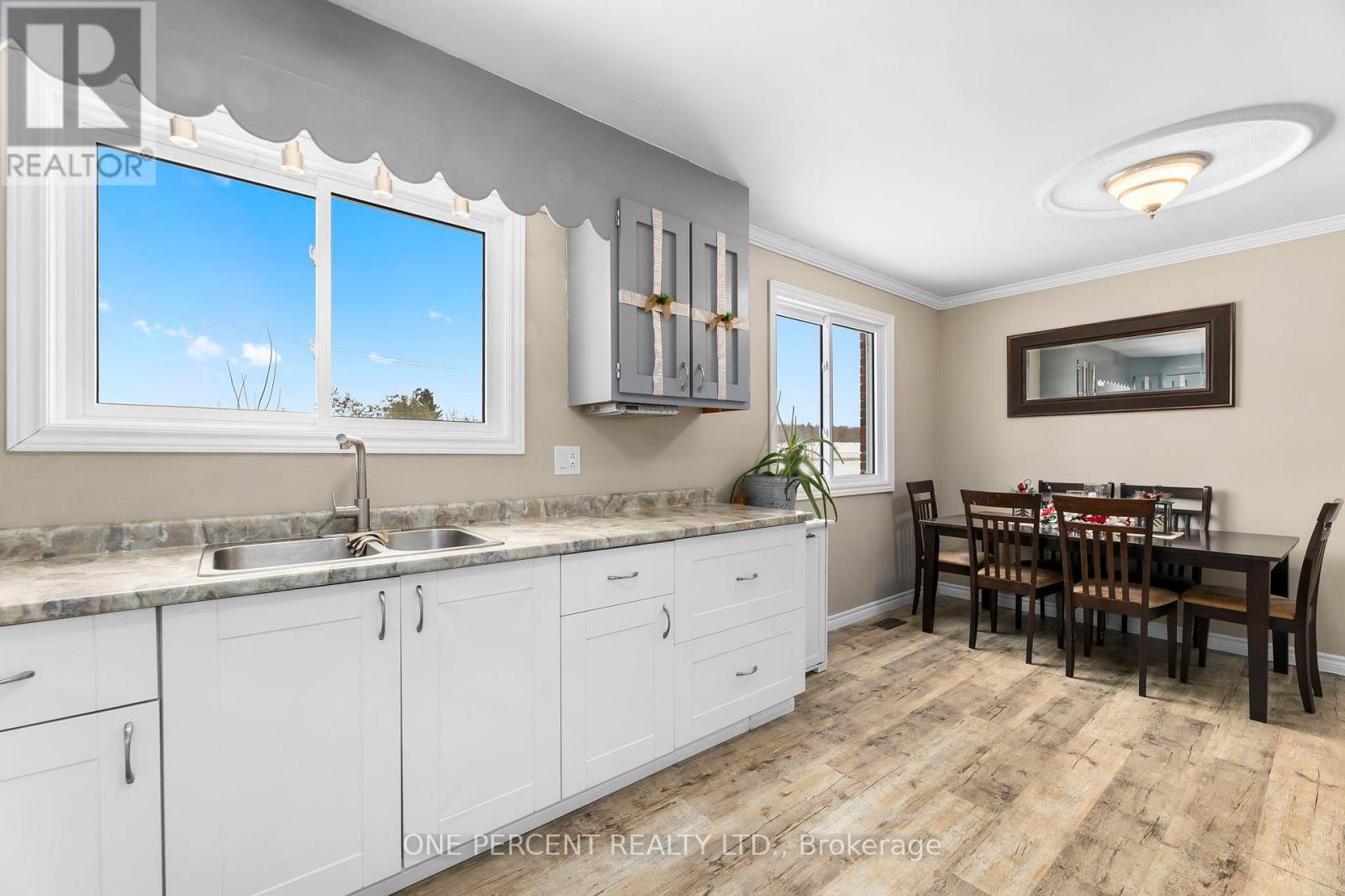 6077 Hwy 35, Kawartha Lakes, Ontario  K0M 1N0 - Photo 2 - X12642316